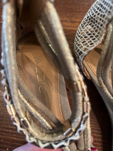 Cargar imagen en el visor de la galería, Aldo Strappy Beaded Sandals (Size 6.5)
