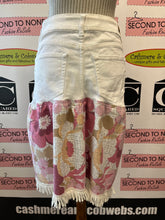 Cargar imagen en el visor de la galería, Upcycled Denim Skirt (Size 8)