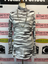 Load image into Gallery viewer, Under Armour Coldgear Mock Neck (Size L)