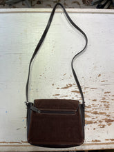 Cargar imagen en el visor de la galería, Y2K-Look Brown Corduroy Kenneth Cole Crossbody