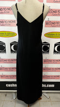 Cargar imagen en el visor de la galería, Simple Black Maxi Dress (Size S)