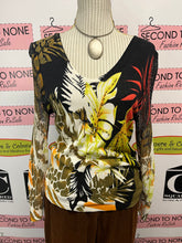 Load image into Gallery viewer, Bold Print Netted Sleeve Blouse (Size M)