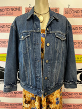 Load image into Gallery viewer, The GAP Oversized Jean Jacket (Size XS)
