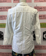 Load image into Gallery viewer, NR Crisp Cotton Button Down (Size L)