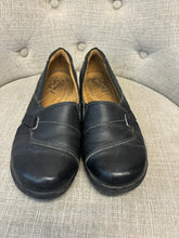 Load image into Gallery viewer, Natural Soul Leather Comfort Shoes (Size 8.5)