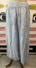 Load image into Gallery viewer, Tahari 100% Linen Striped Pants (Size L)