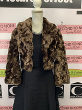 Load image into Gallery viewer, Faux Fur Kenzie Designer Coat (Size 6)