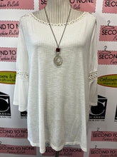 Load image into Gallery viewer, Jones New York White Lace Sleeve Blouse (Size L)