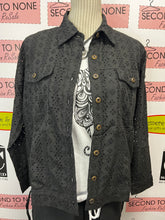 Cargar imagen en el visor de la galería, 100% Cotton Eyelet Jean-Style Jacket (only black left)