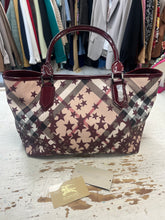 Charger l'image dans la galerie, Burberry Berry Nova Stars Supernova Check Tote (Authentic, Gently Used)
