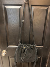 Cargar imagen en el visor de la galería, Steve Madden Fringe Purse
