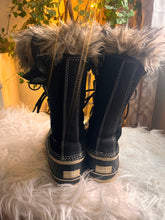 Charger l'image dans la galerie, Sorel "Joan of Arctic" Women's Waterproof Boots (Size 9)