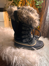 Charger l'image dans la galerie, Sorel "Joan of Arctic" Women's Waterproof Boots (Size 9)