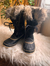 Charger l'image dans la galerie, Sorel "Joan of Arctic" Women's Waterproof Boots (Size 9)