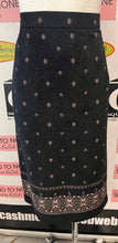 Load image into Gallery viewer, Vintage Printed Velvet Skirt (Size 18)