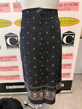 Load image into Gallery viewer, Vintage Printed Velvet Skirt (Size 18)