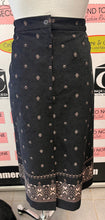 Load image into Gallery viewer, Vintage Printed Velvet Skirt (Size 18)