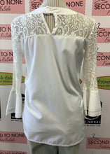 Load image into Gallery viewer, Lace Luxury Top (S)