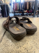 Charger l'image dans la galerie, Skechers Outdoor Lifestyle Toe-Loop Brown Sandals (Size 9)