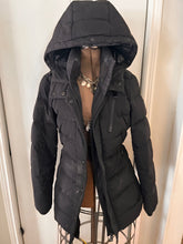 Charger l'image dans la galerie, Calvin Klein Performance Down-Filled Jacket (Size S)