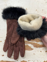 Cargar imagen en el visor de la galería, Brown Pigskin Wool Lined & Fur Trim Leather Gloves (Size 6.5)
