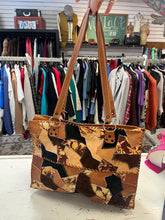 Cargar imagen en el visor de la galería, Leather Patchwork Tote Bag
