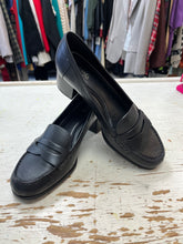 Cargar imagen en el visor de la galería, Michael Kors Chunky Heel Black Loafers (Size 8.5)