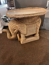 Charger l'image dans la galerie, Vintage Wicker Elephant Tray Table