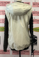 Load image into Gallery viewer, Eddie Bauer Hooded Vest (XL)