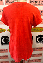Load image into Gallery viewer, Coral Linen T-Shirt (Size M)