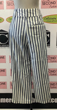 Load image into Gallery viewer, Zara Straight Up Stripe Pants (S)