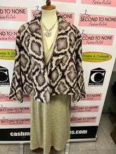 Load image into Gallery viewer, Textured Diamond-Pattern Jacket (Size L)