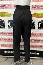 Cargar imagen en el visor de la galería, Lululemon Cargo Jogger Hiking Pants (Size 10)
