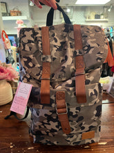 Cargar imagen en el visor de la galería, *AS IS* Camouflage Backpack