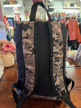 Cargar imagen en el visor de la galería, *AS IS* Camouflage Backpack