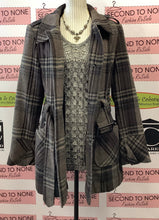 Load image into Gallery viewer, Cable & Gauge Peekaboo Knit Top (L)