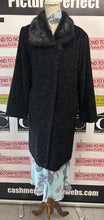 Cargar imagen en el visor de la galería, Lindor Velour Faux Fur Lined Coat (Size L)