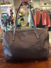 Cargar imagen en el visor de la galería, *AS IS* Kenneth Cole Reaction Handbag