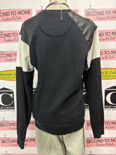 Charger l'image dans la galerie, *AS IS* GUESS Colour Block Crewneck (Size M)