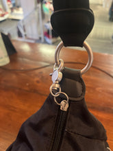 Cargar imagen en el visor de la galería, Travelon Anti-Theft Shoulder Bag