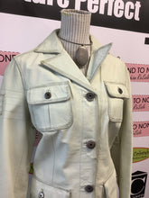 Cargar imagen en el visor de la galería, Danier Genuine Leather Jacket (Size M)