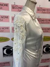 Load image into Gallery viewer, Vintage Chic Petites Lace and Pearl Embellished Top (Size 10)