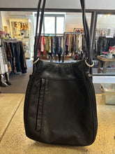 Cargar imagen en el visor de la galería, Joanel Leather Shopper Bag