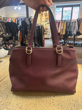 Charger l'image dans la galerie, GUESS Cami Girlfriend Satchel Handbag