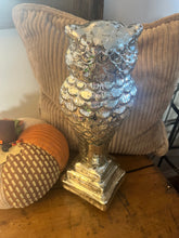Cargar imagen en el visor de la galería, Large Owl with Antique Silver Finish