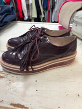 Cargar imagen en el visor de la galería, Zara Oxford Fringe Platform Shoes (Size EU 39)