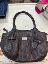 Cargar imagen en el visor de la galería, Isaac Mizrahi Brown Genuine Leather Purse