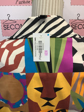 Load image into Gallery viewer, NWT Closet Couture Eccentric Blazer (Size M)