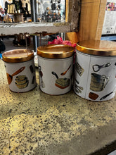 Cargar imagen en el visor de la galería, Vintage Kitchen Cannister Set