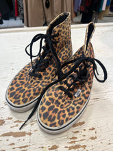 Load image into Gallery viewer, Vans Animal Print Hi-Top Skate Shoes (Size 8/Men’s 6.5)